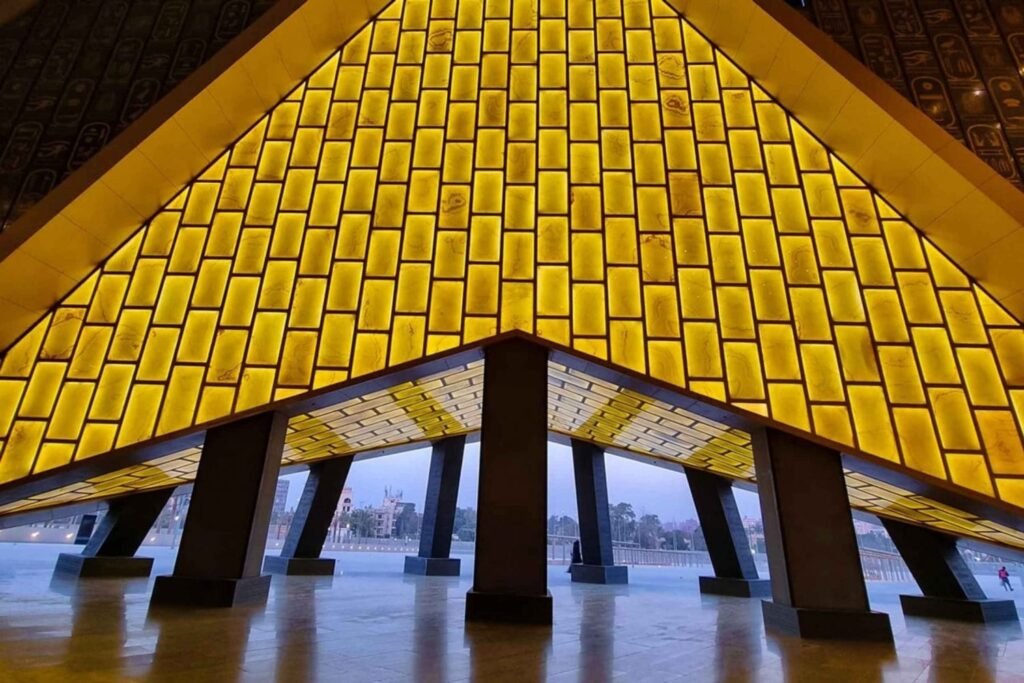 wycieczka do piramid i wielkiego muzeum egipskiego